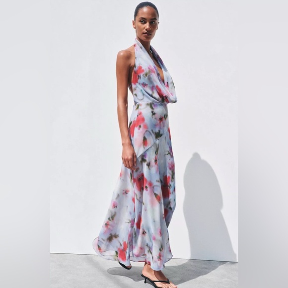 🔥🔥Zara Floral Halter Maxi Dress - Picture 2 of 12